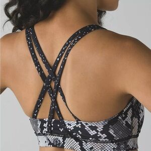 NWT size 8 Lululemon Energy Bra Ziggy Snake